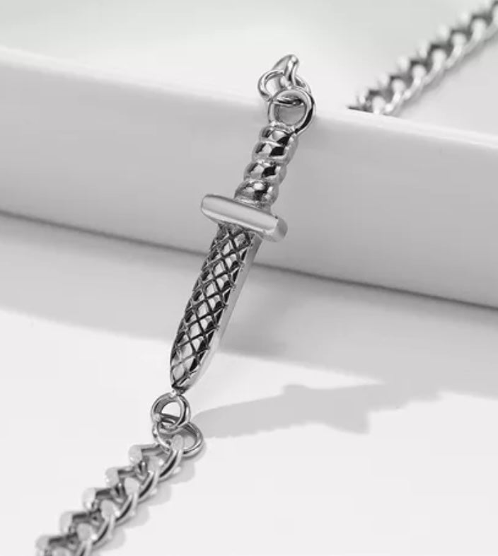 The Cuban Link x Dagger Bracelet - Simple Adjustable Lock