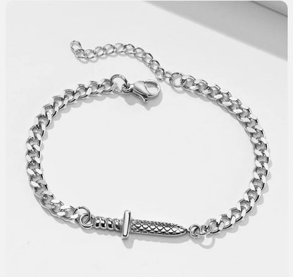 The Cuban Link x Dagger Bracelet - Simple Adjustable Lock